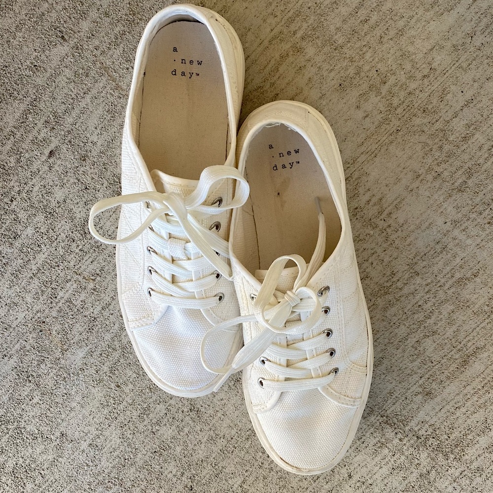 A New Day White Platform Sneakers!🤩